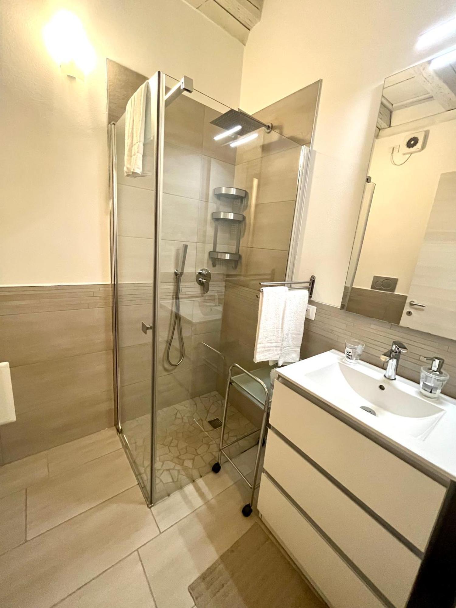 Residenza Serena Suite-Centro Storico マントヴァ エクステリア 写真